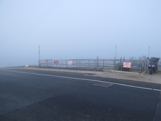 04 10 15_7843.JPG - CHAIN-LINK FERRY, SANDBANKS - RATHER FOGGY DAY - 4.10.15